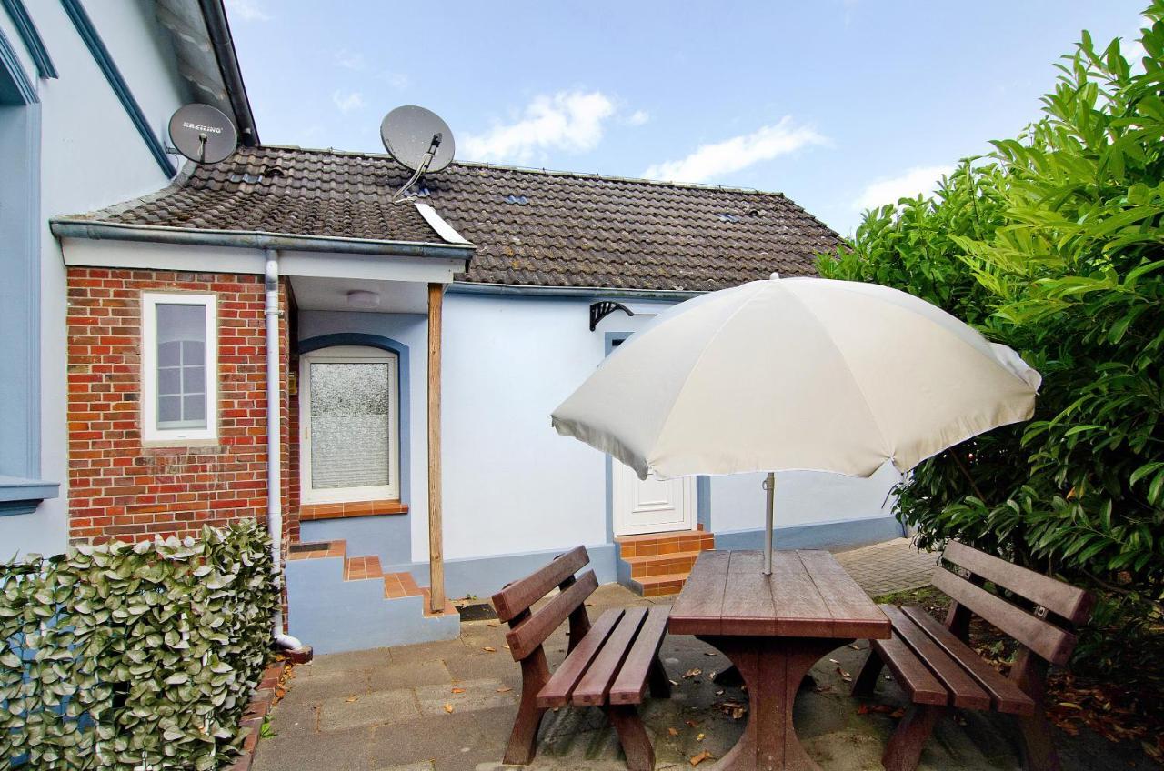 Villa Fokken Steuermannsquartier Esens Esterno foto